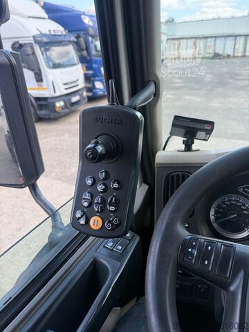 Veegwagen DAF Johnston vt651 LF 220