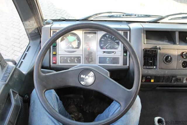 Piattaforma di sollevamento MAN 14.224 + EURO 2 + PTO + CRANE