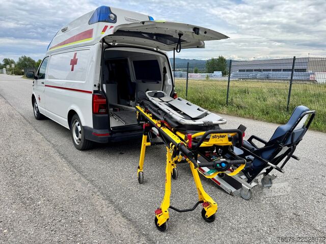 Feuerwehrfahrzeug VW VW T6.1, 4-Motion, mit Trage und Sessel