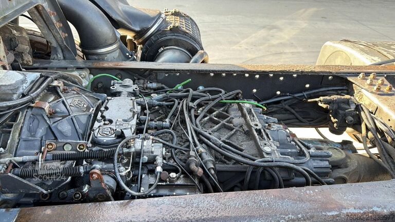 Chassi med hytt Renault Kerax 370 (LAMES / GRAND PONT / STEEL SUSP. / P...