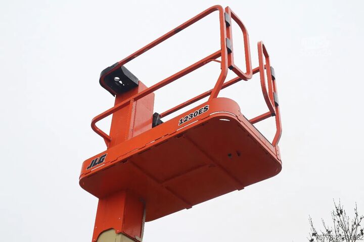 Emelőplatform JLG 1230 ES | 5.6 METER | 230 KG