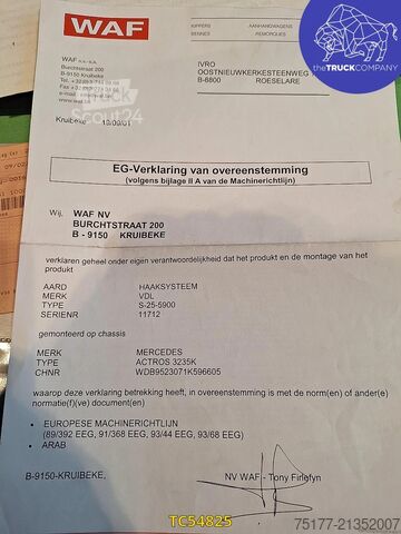 Transport de conteneurs Mercedes-Benz Actros 3235