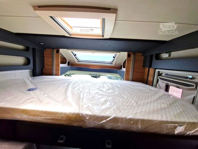Autorulotă semi-integrată KNAUS L!VE WAVE BLACK SELECTION 650 MEG