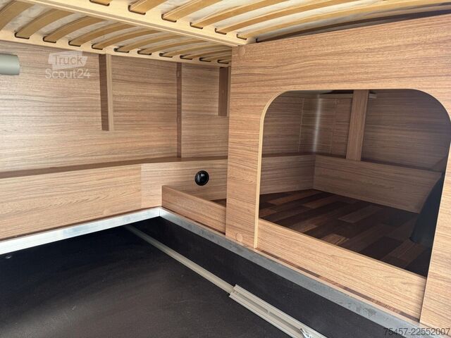 Halvintegreret autocamper WEINSBERG CaraCompact EDITION PEPPER 600 MF