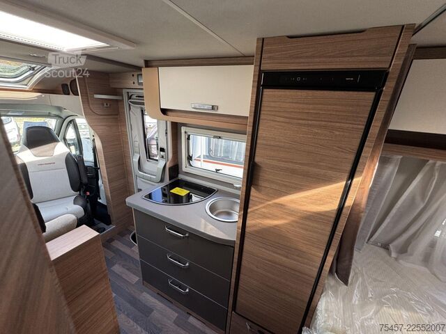 Halvintegreret autocamper WEINSBERG CaraCompact EDITION PEPPER 600 MF