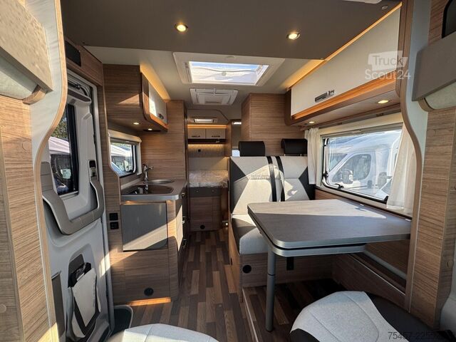 Halvintegreret autocamper WEINSBERG CaraCompact EDITION PEPPER 600 MF