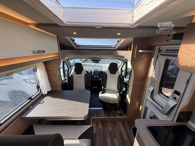 Halvintegreret autocamper WEINSBERG CaraCompact EDITION PEPPER 600 MF