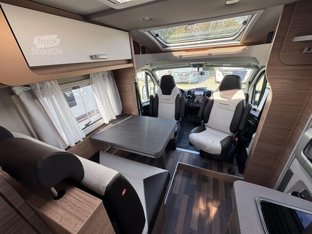 Halvintegreret autocamper WEINSBERG CaraCompact EDITION PEPPER 600 MF