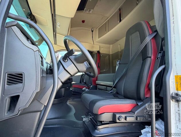 Vakio vetoauto VOLVO FH 13.420 EURO 6 FULL SPOILER 2x TANKS ONLY 566.