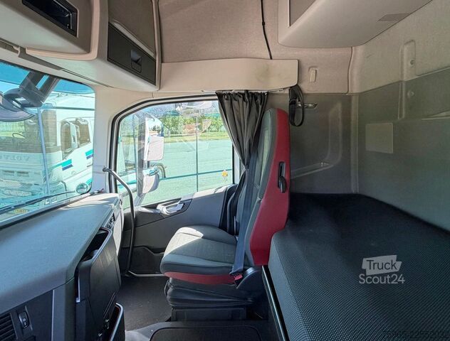 Vakio vetoauto VOLVO FH 13.420 EURO 6 FULL SPOILER 2x TANKS ONLY 566.