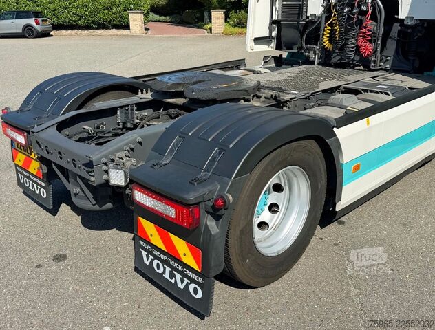 Vakio vetoauto VOLVO FH 13.420 EURO 6 FULL SPOILER 2x TANKS ONLY 566.