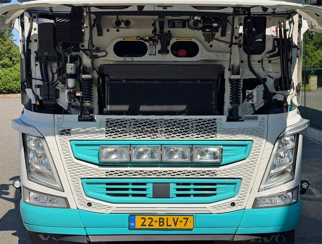 Vakio vetoauto VOLVO FH 13.420 EURO 6 FULL SPOILER 2x TANKS ONLY 566.