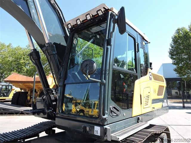 Excavatrice à chaînes HYUNDAI HX160