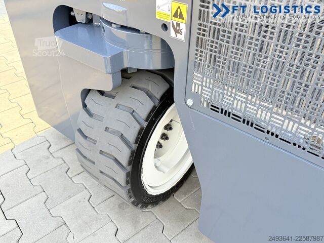 Négyirányú targoncát Combilift CB3000 DIESEL TRIPLEX 4900 POSITIONER