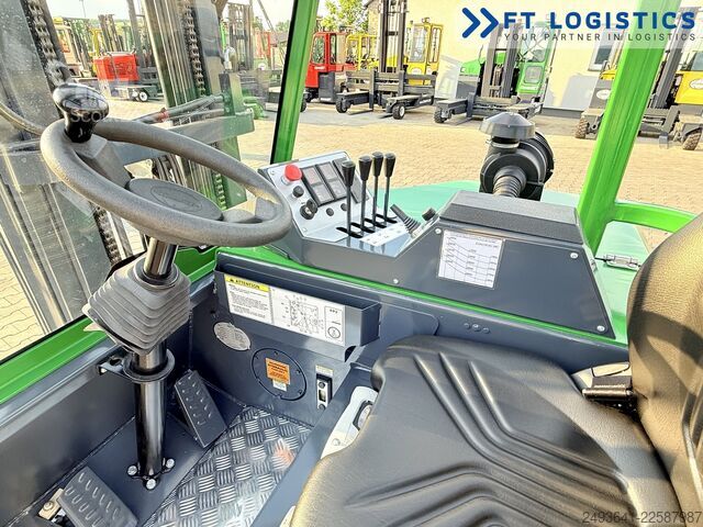 Négyirányú targoncát Combilift CB3000 DIESEL TRIPLEX 4900 POSITIONER