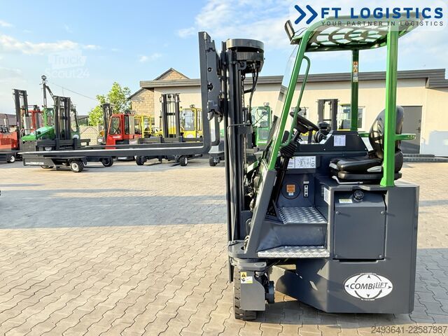 Négyirányú targoncát Combilift CB3000 DIESEL TRIPLEX 4900 POSITIONER