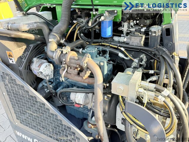 Négyirányú targoncát Combilift CB3000 DIESEL TRIPLEX 4900 POSITIONER