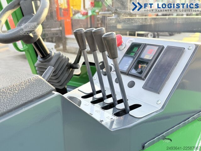 Négyirányú targoncát Combilift CB3000 DIESEL TRIPLEX 4900 POSITIONER