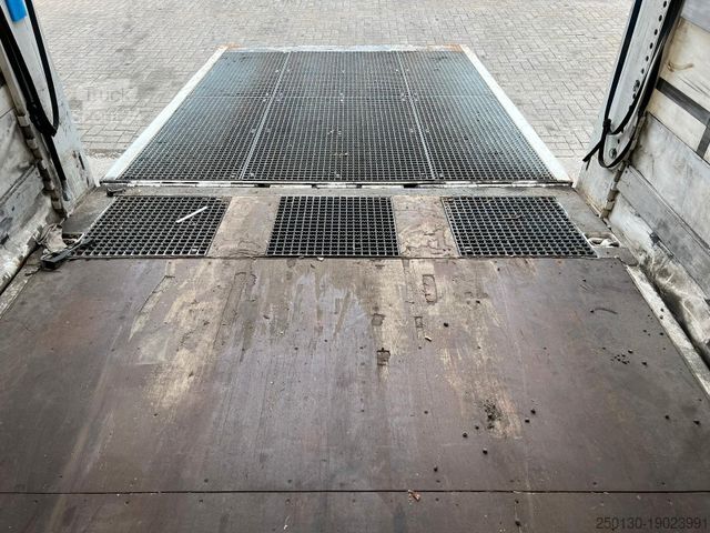 Низкорамный полуприцеп MEUSBURGER MPG-3 Tieflader Plane Lenk/Liftachse Hydr. Rampe