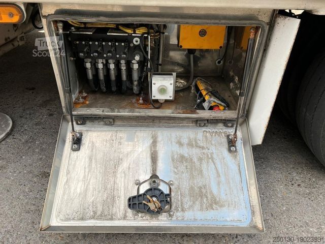 Низкорамный полуприцеп MEUSBURGER MPG-3 Tieflader Plane Lenk/Liftachse Hydr. Rampe