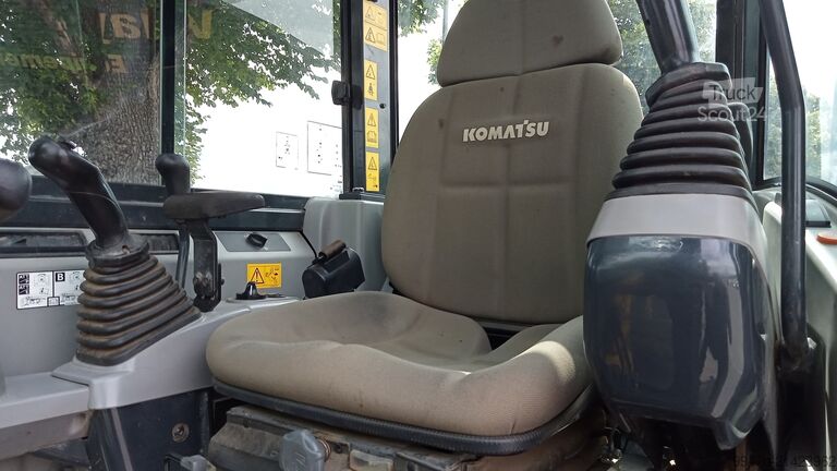 Mini-escavadora < 7t Komatsu PC55MR-5E0 with 3 buckets