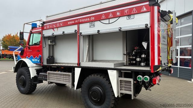 Samochód do zadań specjalnych UNIMOG Unimog U5023 TLF 3000 Schlingmann Varus 4×4