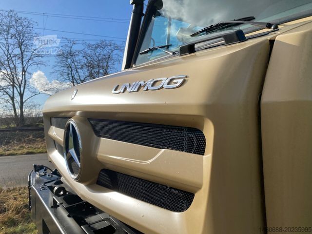 Autocarro con cassone UNIMOG FAS Expeditionsaufbau (nur Koffer) Beige