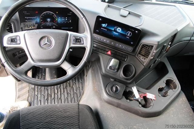 Standardni vlačilec MERCEDES-BENZ 1853 4x4 BL ALLRAD UNFALL Nr.: 773