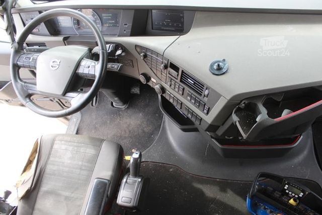 Dreiseitenkipper LKW VOLVO FH 540 8x4 BL BORDMATIK KRAN HMF2120-K4 Nr.: 832