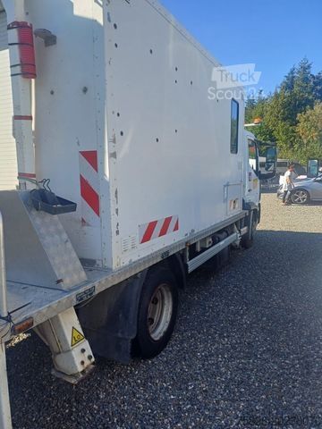 Samochód z podnośnikiem roboczym RENAULT D 180 Arbeitsbühne 15 Meter