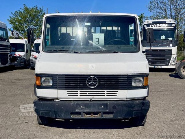  Mercedes-Benz 711 D open truck. 5.10 m long cargo, 3 seats. V...
