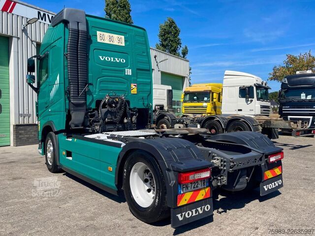 Standard-SZM Volvo FH 500 vin YV2RT40A6LB309260   2 tanks, P - Coo...