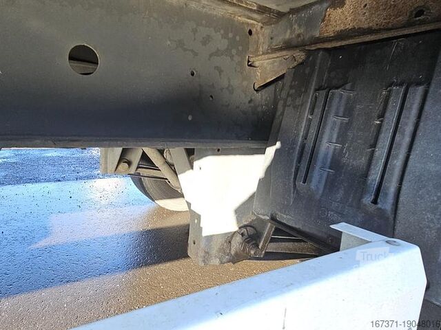 Vorhang seitlich Krone Sd 27 |3 axle mega| nice chassis and tires.