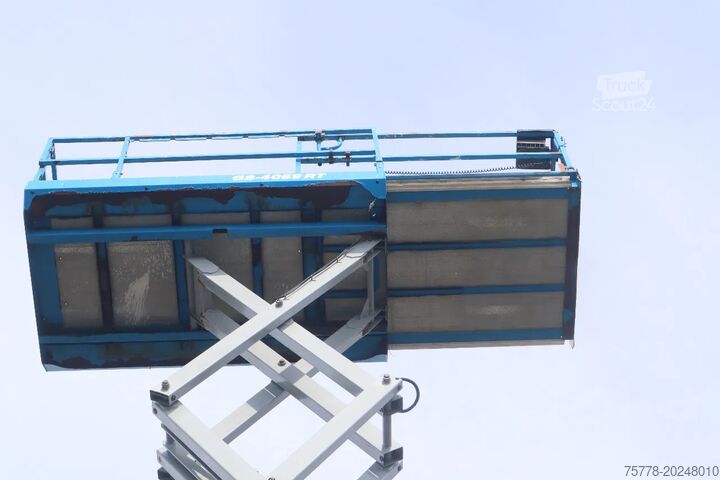 Elevador de tijera Genie GS-4069 RT | DIESEL | 14 METER