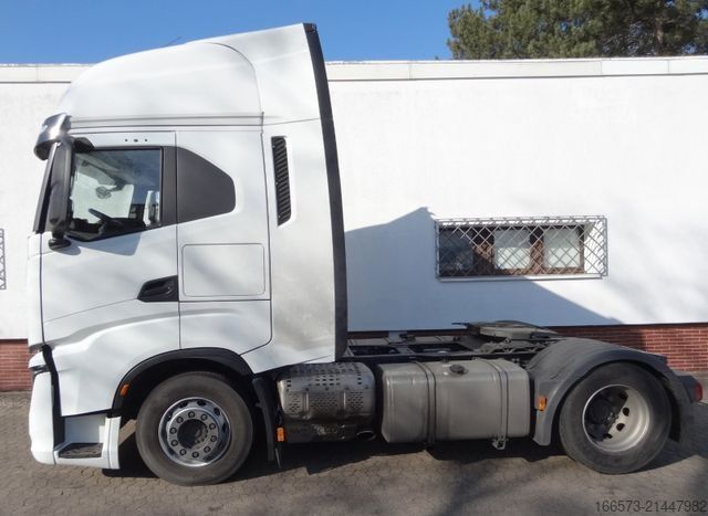 Vakio vetoauto IVECO S-way AS440S 53T/P  Retarder
