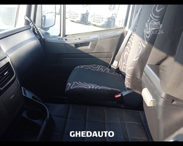 Standard trækkerunit IVECO AT260S40Y/PS -MOTRICE -  CISTERNA MERCI COMMESTIBILI