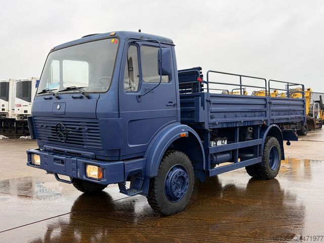MercedesBenz 1017 4X4 ex-leger blauw MercedesBenz 1017 4X4 ex army blue