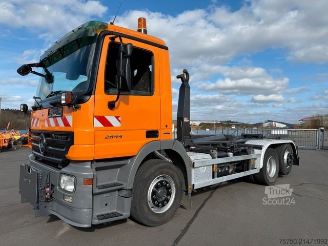 друго MERCEDES-BENZ Actros 2544 6x2 Abroller + Winterdienst
