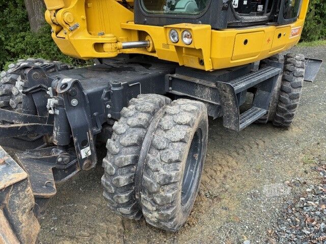 Pelle sur chenilles KOMATSU PW98MR-11