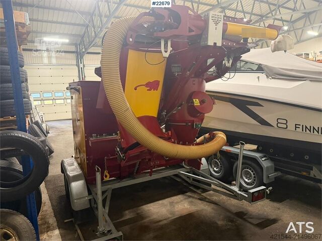 Sugande fordon  Disab SDW-3.5T.55 super sucker on a trailer