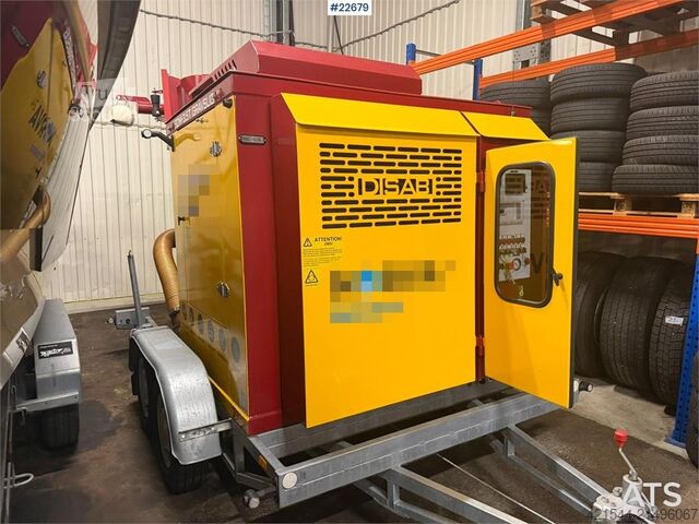 Sugande fordon  Disab SDW-3.5T.55 super sucker on a trailer