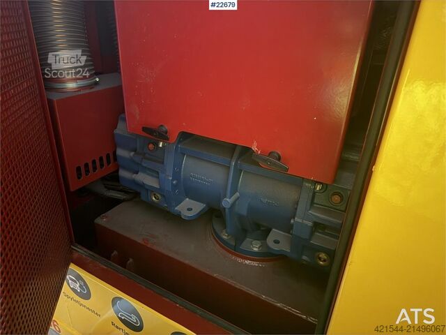 Sugande fordon  Disab SDW-3.5T.55 super sucker on a trailer