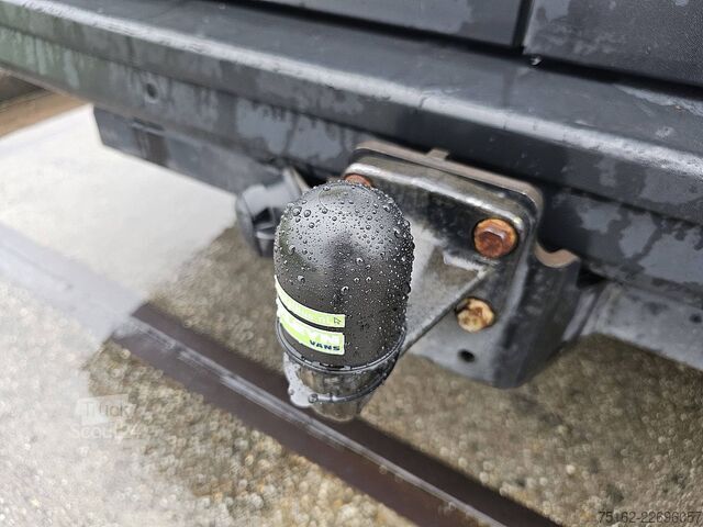 High-roof van VW CRAFTER 2.0 L3H3 Airco Trekhaak