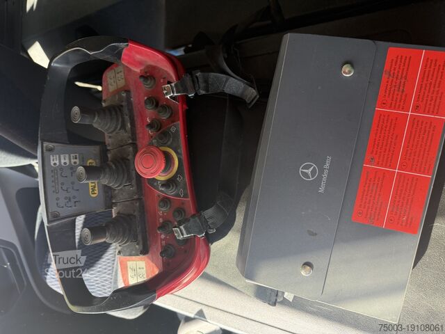 Autokran Mercedes-Benz Actros 1827 Kran Palfinger PK 9002