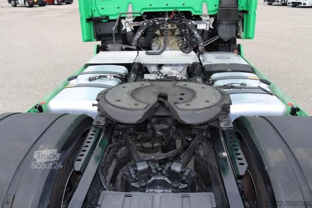 Standart çekici ünitesi Mercedes-Benz Actros 1853 LS