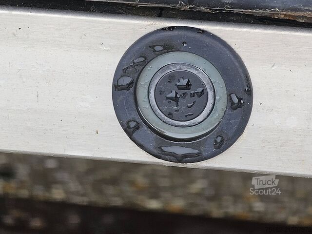 Resväska FORD TRANSIT 2.0 Bakwagen Laadklep!