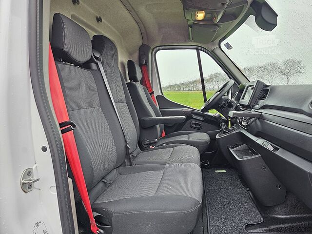 Break cu acoperiș înalt RENAULT MASTER 2.3 L2H2 RED-Edition AC!