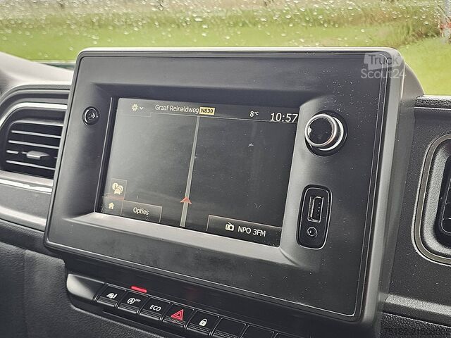 Break cu acoperiș înalt RENAULT MASTER 2.3 L2H2 RED-Edition AC!