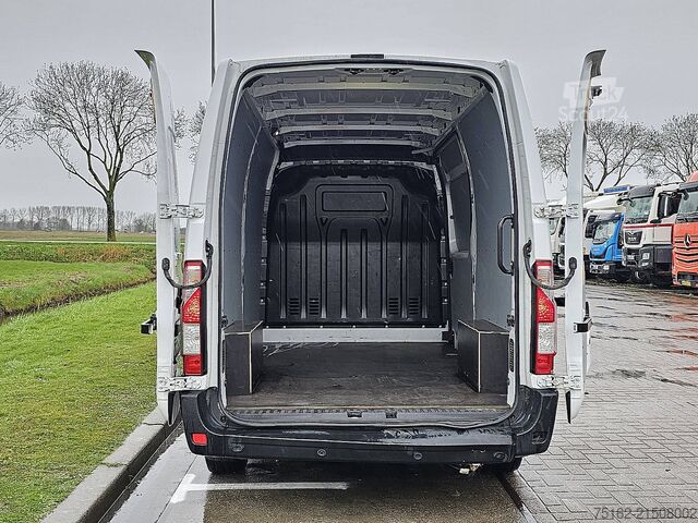 Break cu acoperiș înalt RENAULT MASTER 2.3 L2H2 RED-Edition AC!