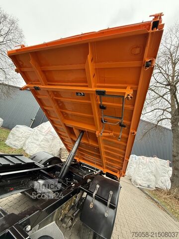 Autokranwagen Mercedes-Benz VARIO 818D - 64 Tkm - Kipper - Kran - 1.